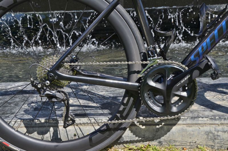Silniční kolo Specialized Tarmac Disc Sport Gloss Carbon/Chameleon