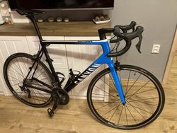 Canyon Ultimate CF SL 8, barva stáje Movistar