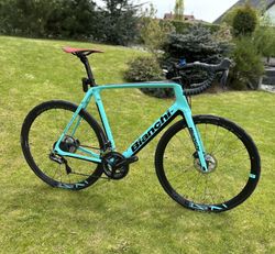 Bianchi Infinito CV na elektrické ultegra DI2 velikost 61