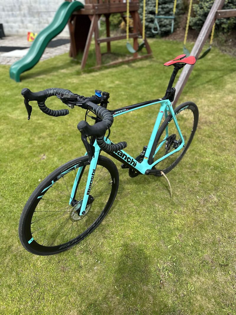 Bianchi Infinito CV na elektrické ultegra DI2 velikost 61