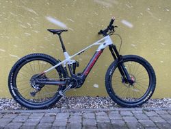 Prodám MONDRAKER CRAFTY CARBON R, CARBON/WHITE/RED 2021