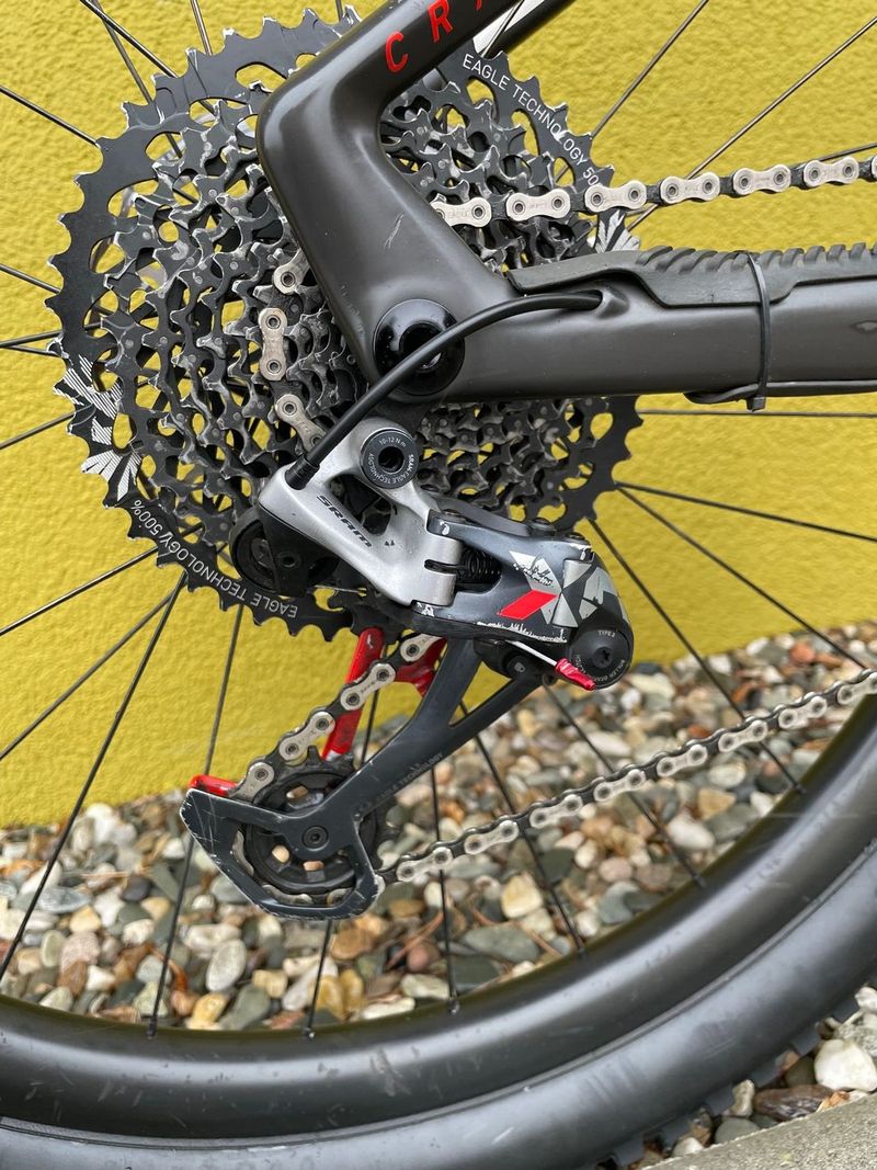 Prodám MONDRAKER CRAFTY CARBON R, CARBON/WHITE/RED 2021