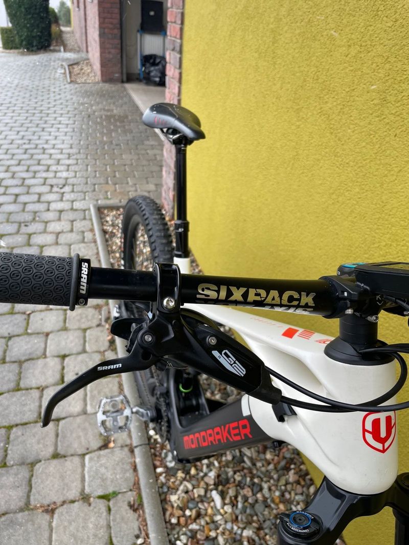 Prodám MONDRAKER CRAFTY CARBON R, CARBON/WHITE/RED 2021