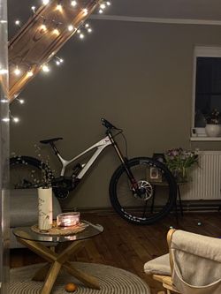 !!! YT TUES PRO RACE vel XL zánovní stav!!! DH kolo