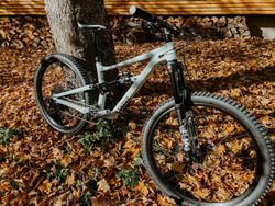 NOVÝ SPECIALIZED STATUS vel. S, blue color, odpočet DPH