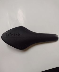Fizik Arione 00 sedlo full carbon