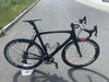 Pinarello Dogma, výbava Campagnolo Centaur, zapletená kola Campagnolo Bora, 
