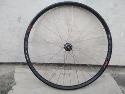 Zadní kolo 27,5" 12x142mm