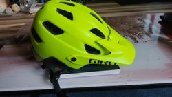 Nevyužitá helma GIRO velikost L 55 /61