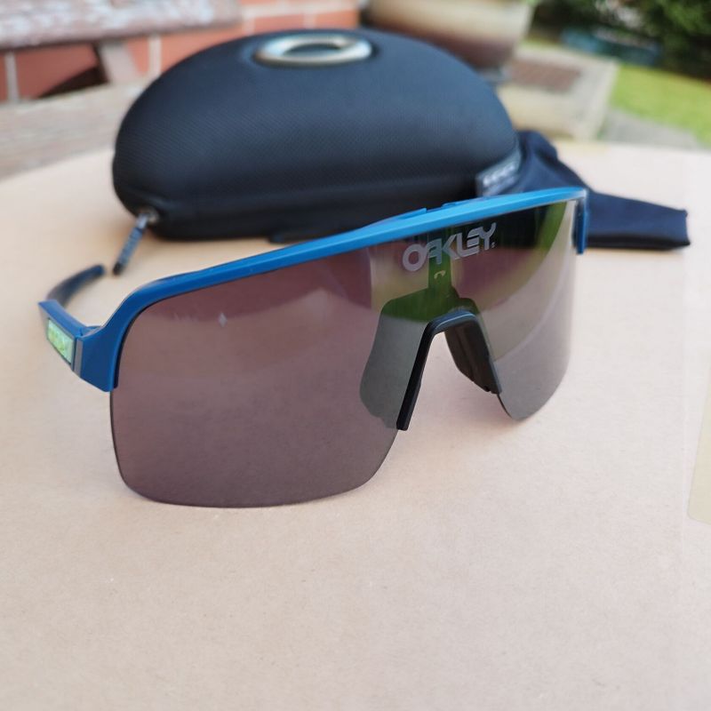 Oakley sutro lite 