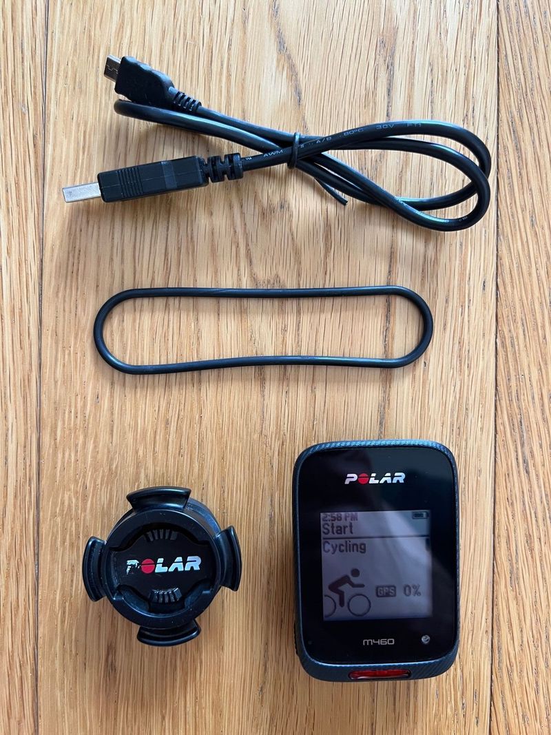 Cyklocomputer/sporttester s GPS Polar M460