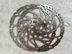 Kotouče Shimano SM-RT66 203mm