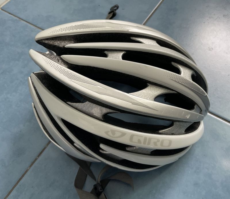 Cyklistická přilba Giro Aeon
