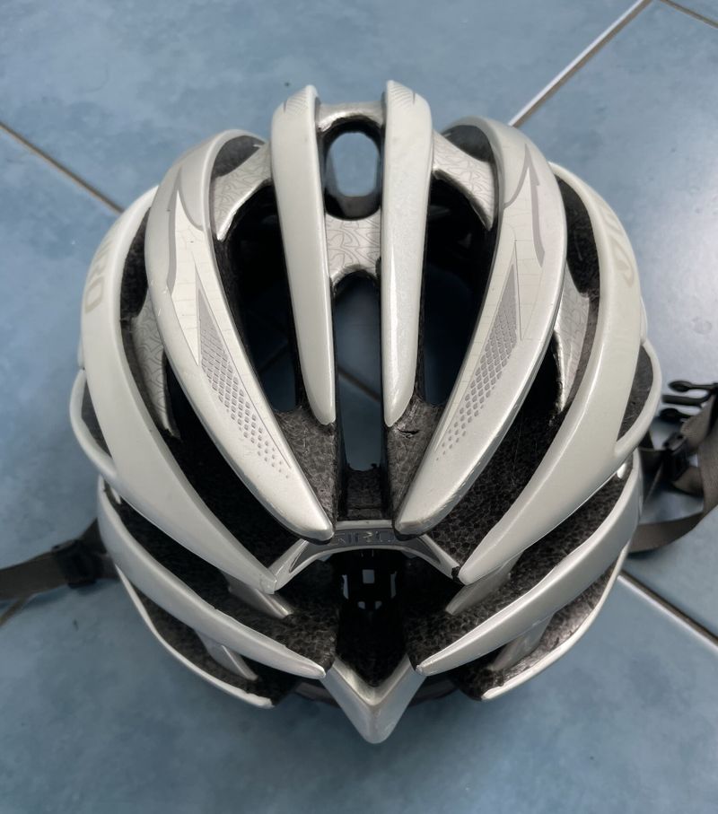 Cyklistická přilba Giro Aeon