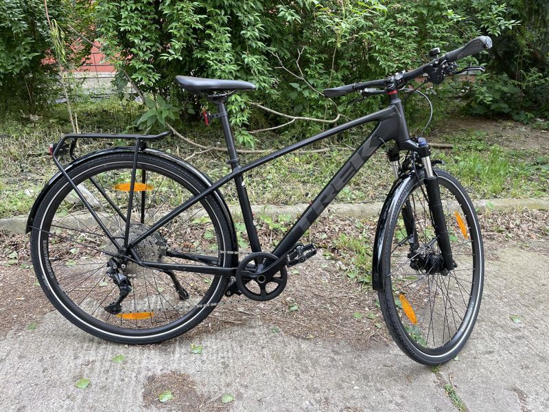 Trek Dual Sport 3 Equipped Stagger Gen 4