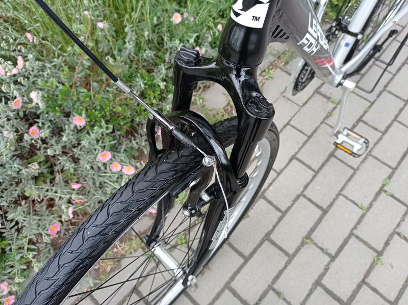 Starší renovované jízdní kolo krosové - trekingové pánské 28" LeaderFox Viatic