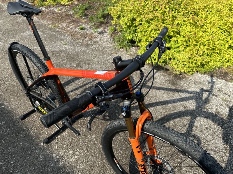 Zákazková stavba Nový KTM Myroon Exonic 2023 Custom 29"