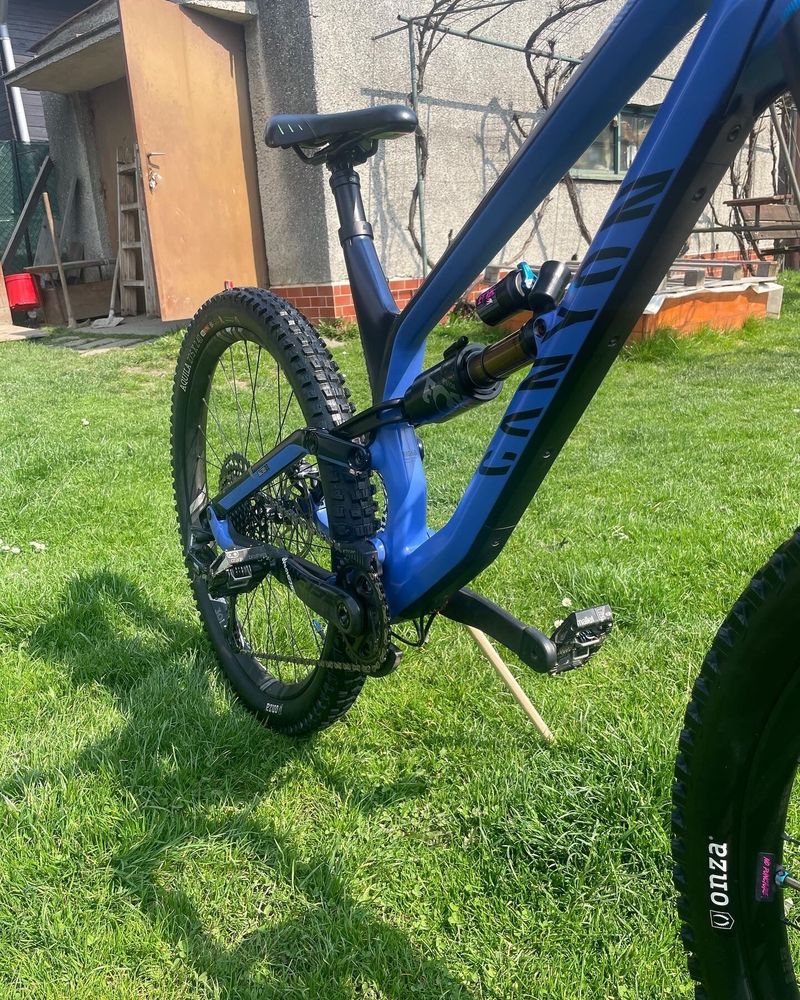 Canyon Torque CF9