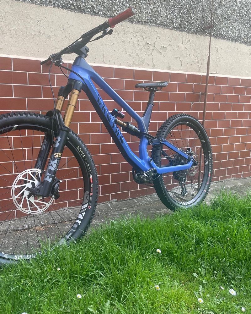 Canyon Torque CF9