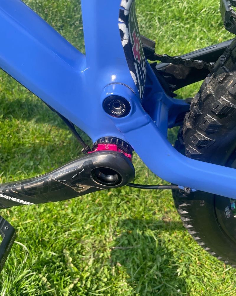 Canyon Torque CF9