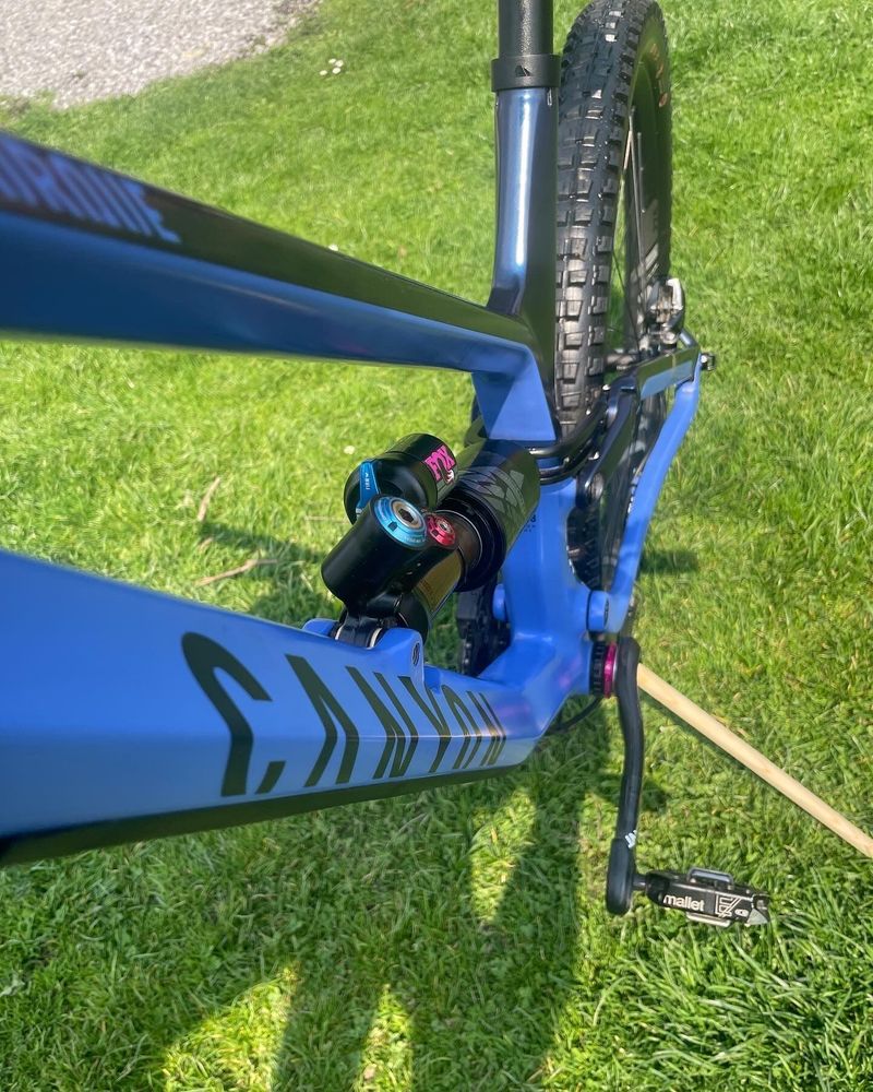 Canyon Torque CF9