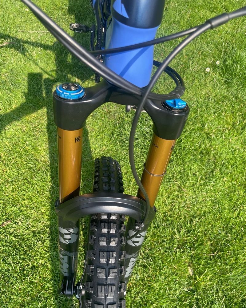 Canyon Torque CF9