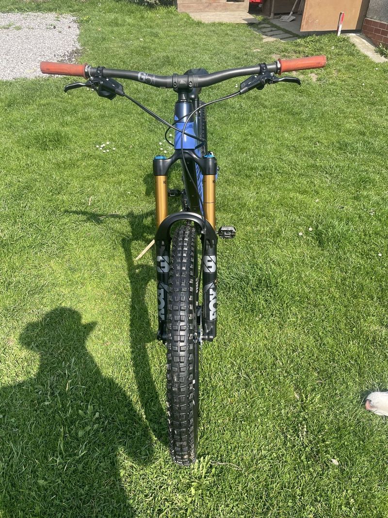 Canyon Torque CF9