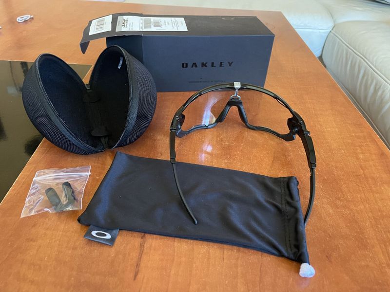 Brýle Oakley Jawbreaker photochromic