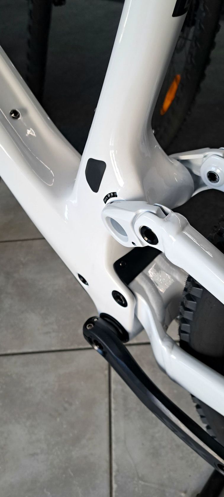 SCOTT SPARK 930 2023 WHITE VELIKOST L NOVÉ KOLO + ZÁRUKA