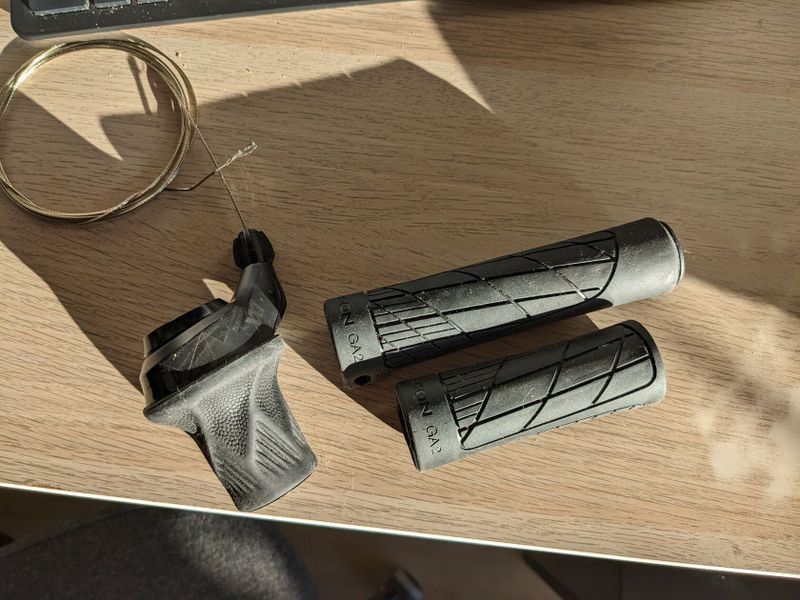 Nové gripy Ergon GA2 Single Twist Shift pro Grip Shift