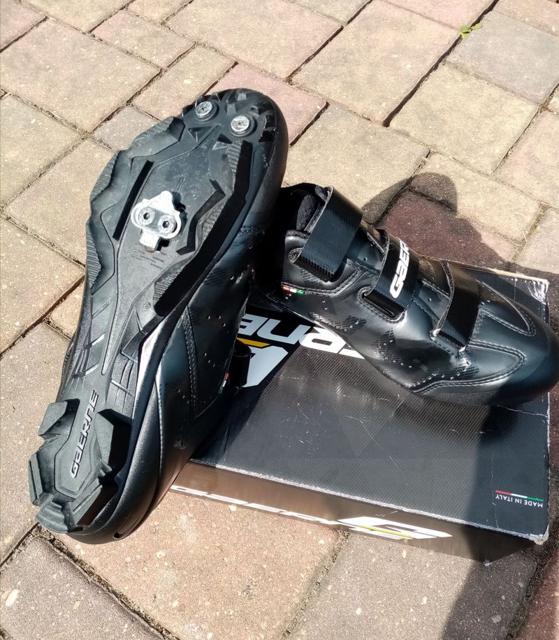 MTB tretry Gaerne Laser wide Black, vel. 45 