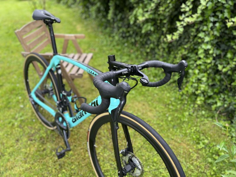 Bianchi Oltre XR3 Ultegra Di2 & FFWD Kola (Vel. 57, r.v. 2020)