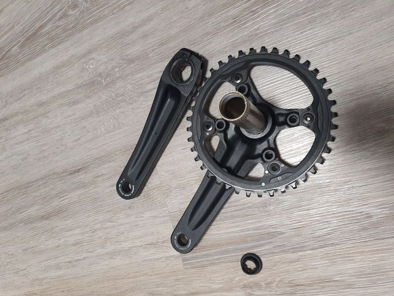 Kliky Shimano GRX FC-RX600 11S 40T 170mm