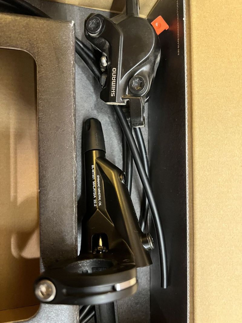 Brzdové páky Shimano BL-MT501, třmeny BR-MT500, včetně kotoučů