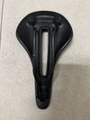 Sedlo Bontrager Verse Elite, austenitové ližiny, šířka 145 mm