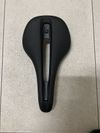 Sedlo Bontrager Verse Elite, austenitové ližiny, šířka 145 mm