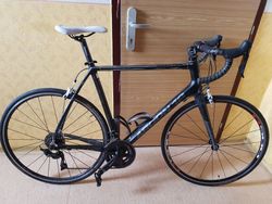 Prodám karbonové kolo Argon18 Krypton s 1 rok starou sadou Shimano 105 (řadící páky ultegra) 11s