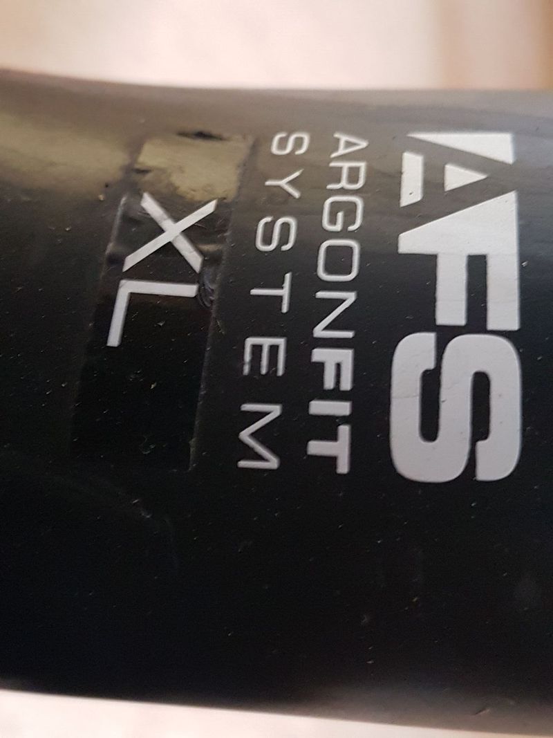 Prodám karbonové kolo Argon18 Krypton s 1 rok starou sadou Shimano 105 (řadící páky ultegra) 11s