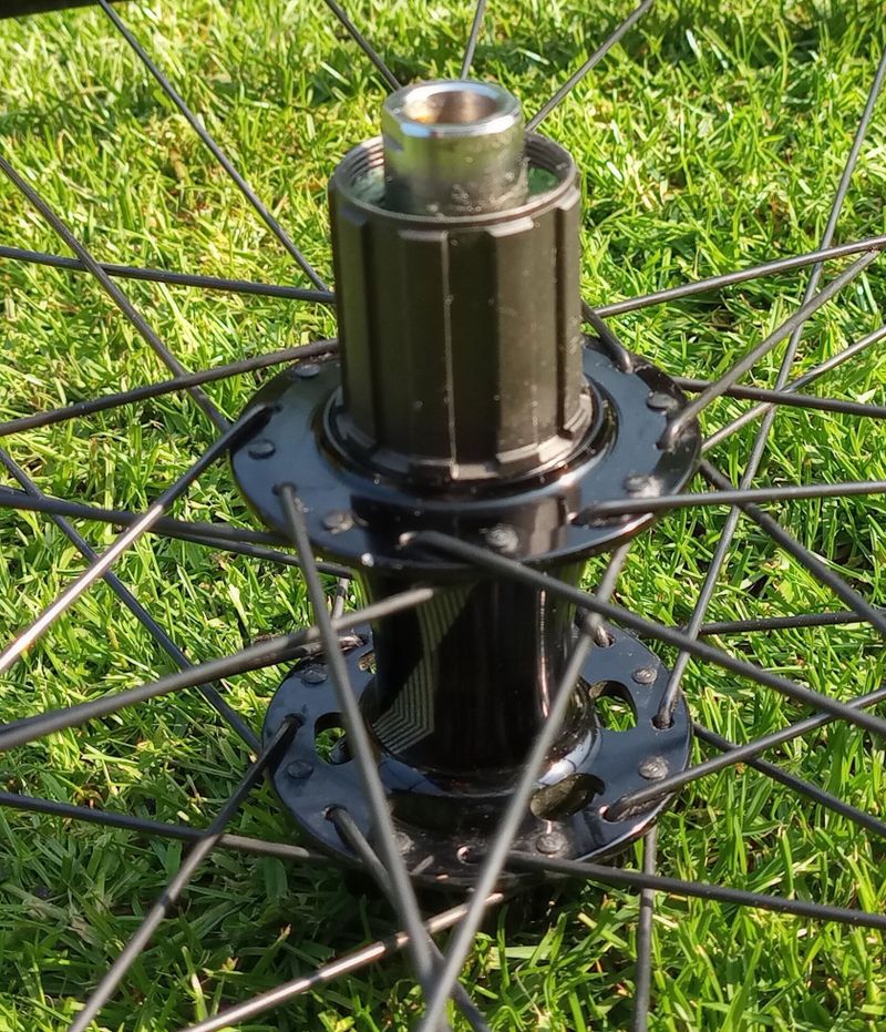 NEPOUŽITÁ ZAPLETENÁ KOLA ROVAL CONTROL 29" 622x21 Neboost Tubeless HG