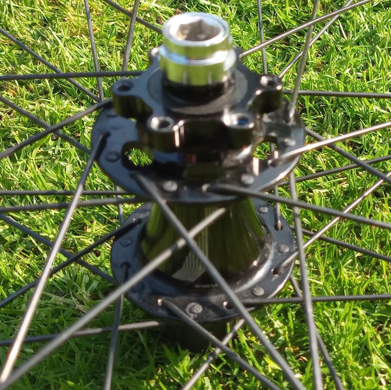 NEPOUŽITÁ ZAPLETENÁ KOLA ROVAL CONTROL 29" 622x21 Neboost Tubeless HG
