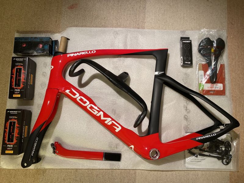 Rámová sada - Pinarello Dogma F Disc - vel. 500, 540, 550 NOVÉ