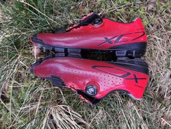 Tretry Shimano XC7