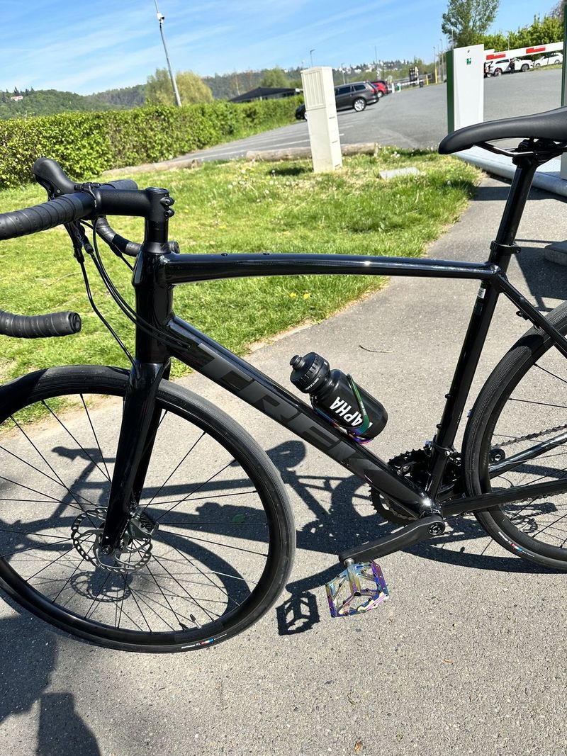 Trek Domane 4 (2023) - skoro nové, záruka, velikost 56