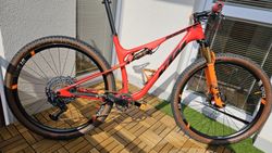KTM Scarp Exonic - 100/95mm, Sram Eagle XX1 AXS, top model, váha 9,4kg, vel. L