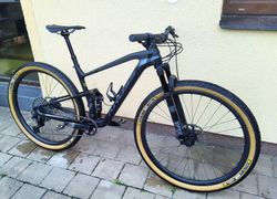 Horské kolo Kross Earth 4.0, teleskop, karbonová kola, vel. M (170-182cm)
