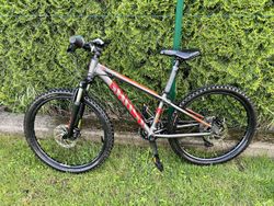 KOLO GHOST KATO 24" ESSENTIAL - DARK SILVER/RED/ORANGE