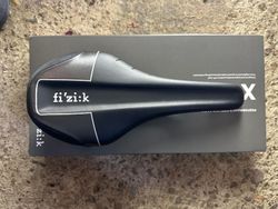Cyklosedlo Fizik Tundra M5 VS 