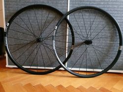 bezdušové gravel záplety DT Swiss C1850 Spline