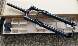 ROCK SHOX Revelation RC 29 Debon Air Boost 2022 - odpružená vidlice – NOVÁ