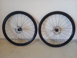 GIANT PR2 Disc 2022 – zapletená kola pro kotoučové brzdy, včetně kotoučů a tubeless plastu